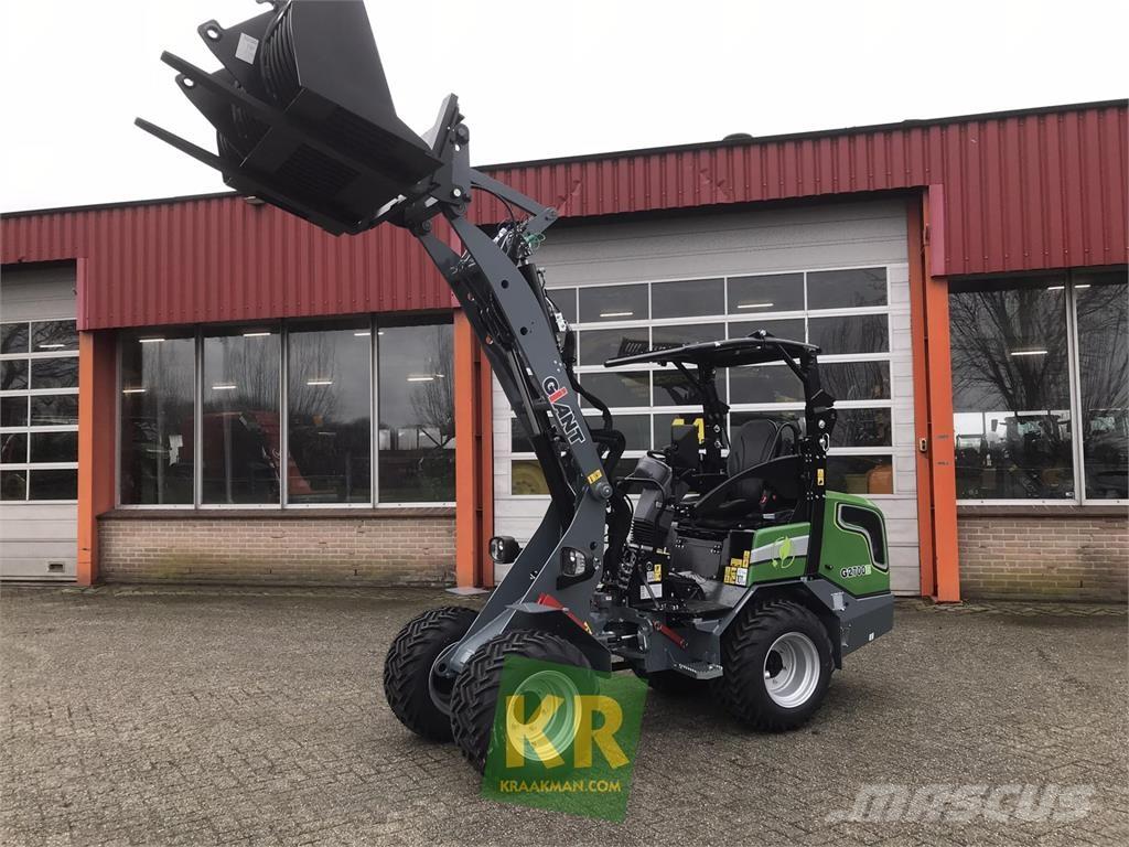 GiANT G2700E Čelné nakladače a rýpadlá