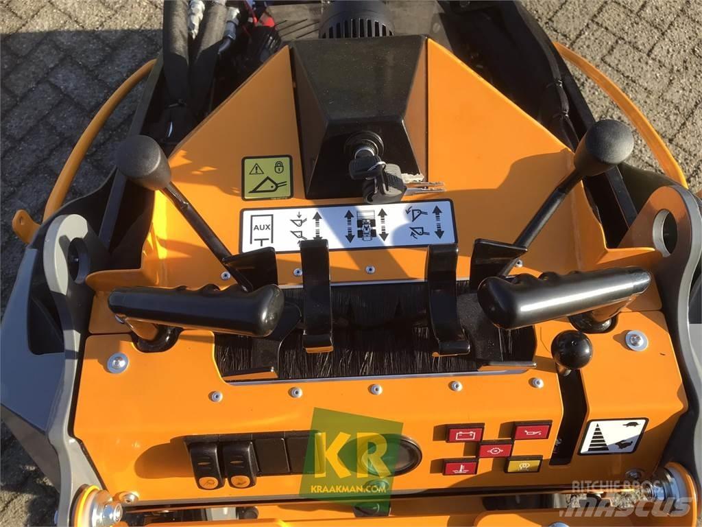 GiANT GS950T Čelné nakladače a rýpadlá
