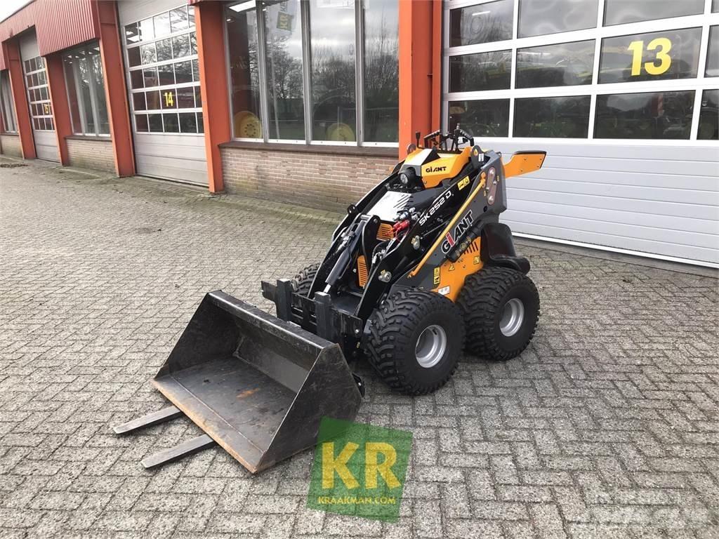 GiANT SK252D Čelné nakladače a rýpadlá