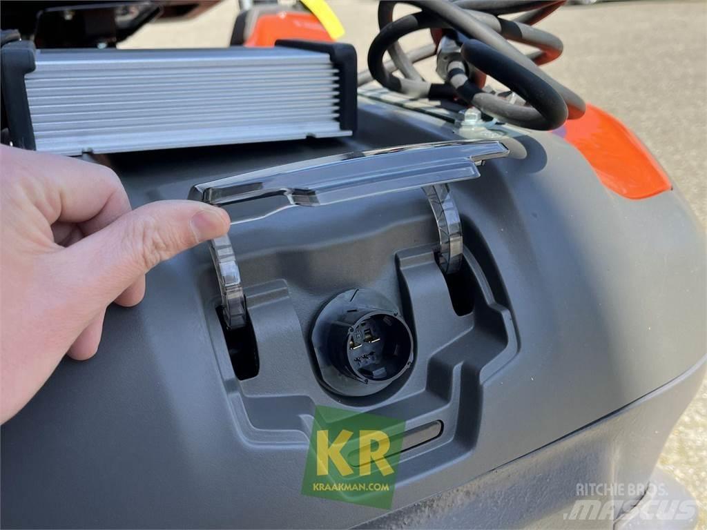 Husqvarna R200iX Samochodné kosačky