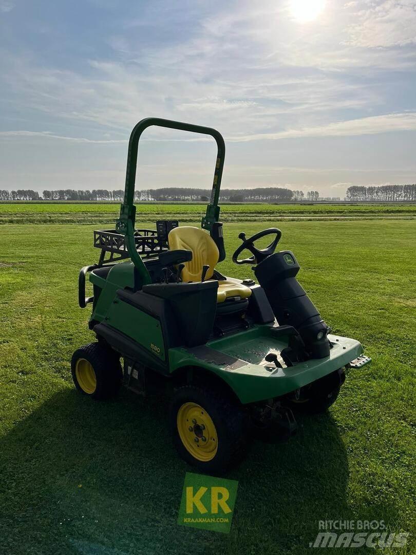 John Deere 1580 Kosačky na kosenie roughov a semiroughov