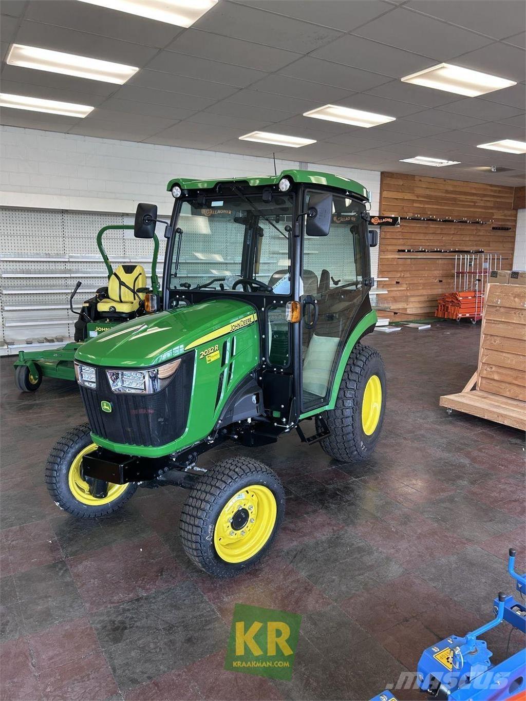 John Deere 2032R Kompaktné traktory