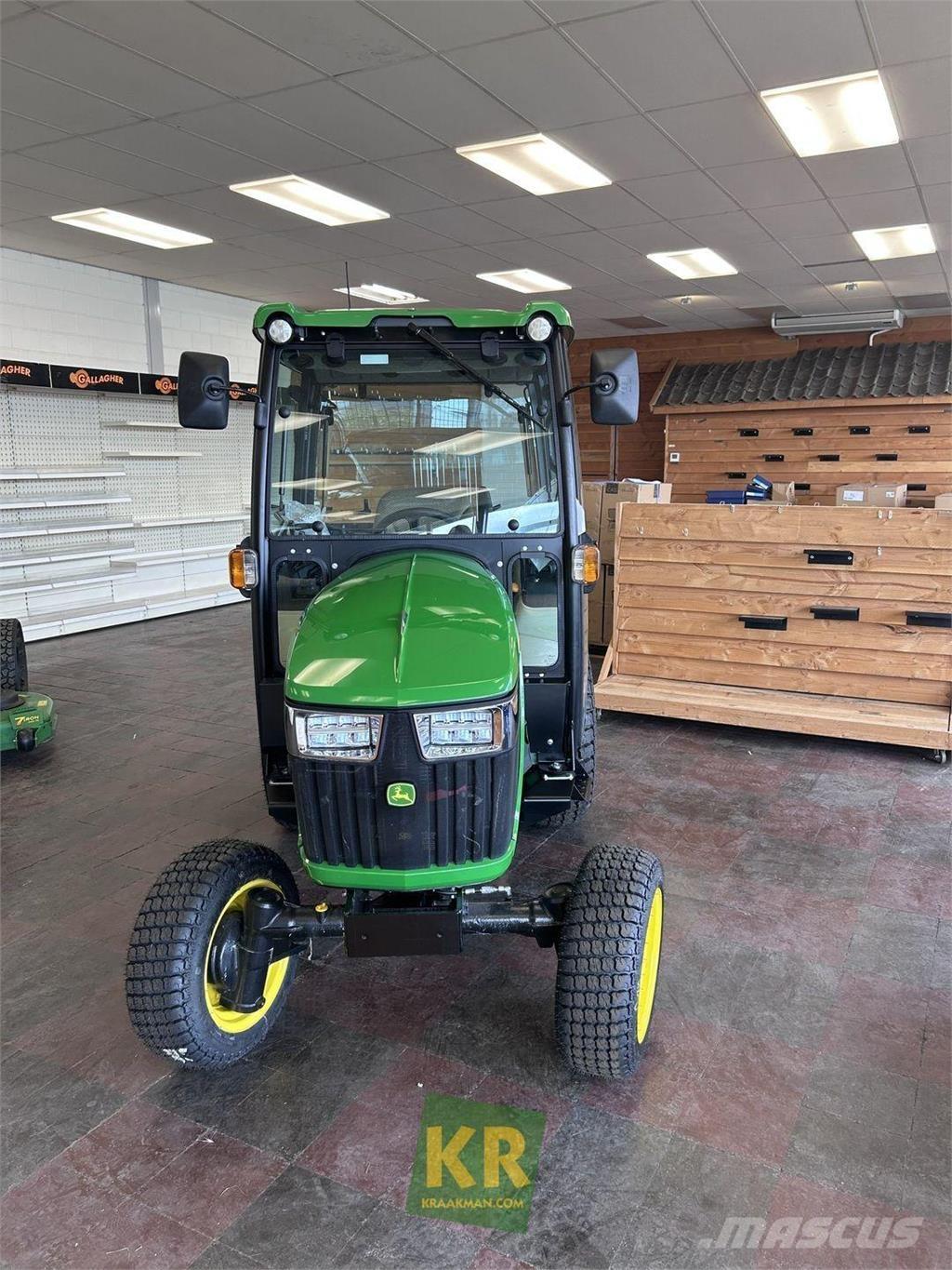 John Deere 2032R Kompaktné traktory