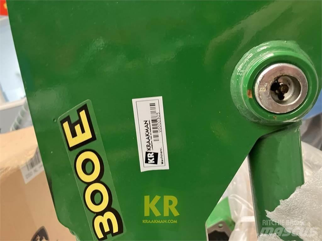 John Deere 300E Čelné nakladače a rýpadlá