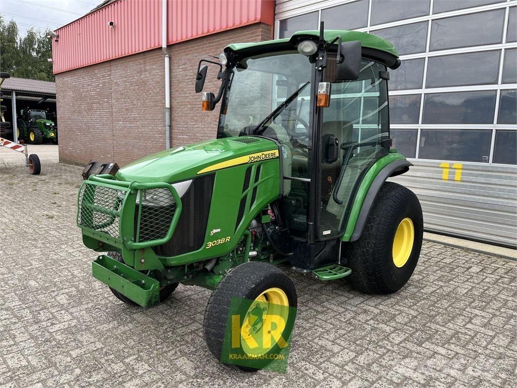 John Deere 3038R Kompaktné traktory