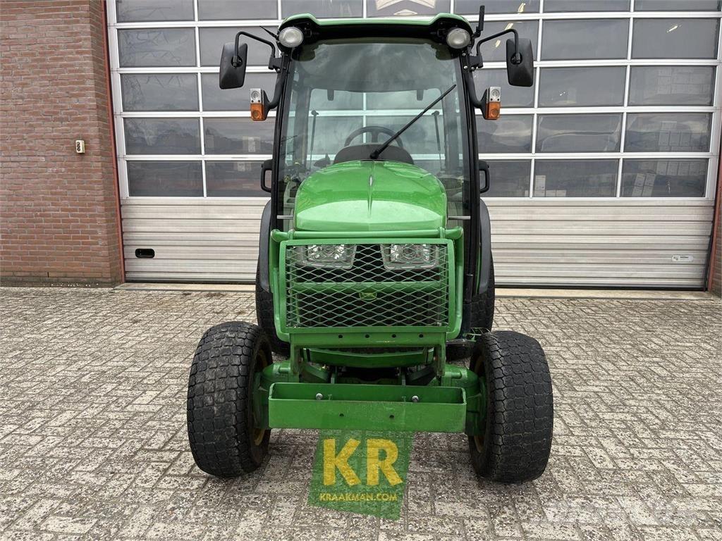 John Deere 3038R Kompaktné traktory