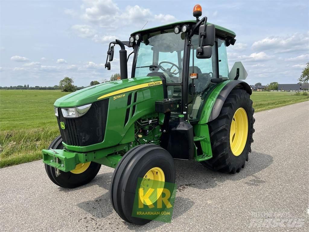 John Deere 5090M Traktory
