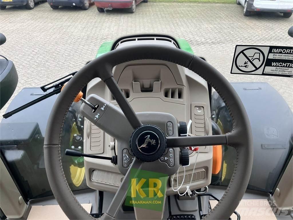 John Deere 6090M Traktory