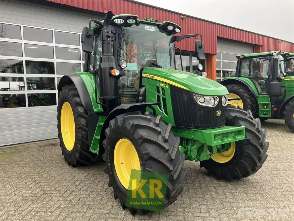 John Deere 6100M Traktory