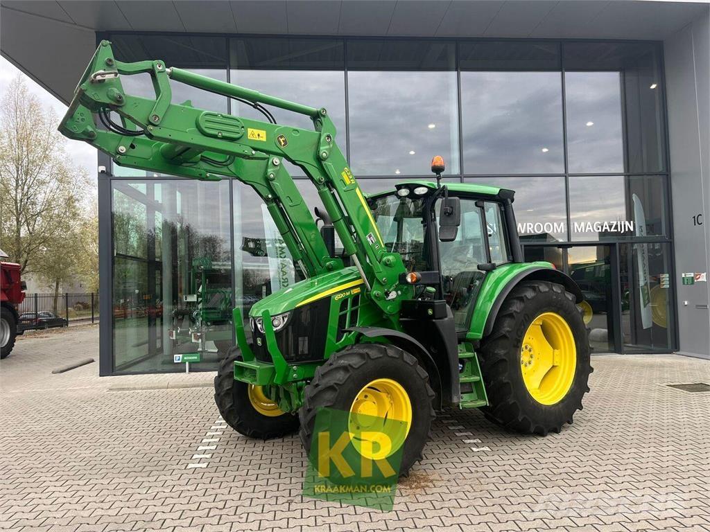John Deere 6120M Traktory