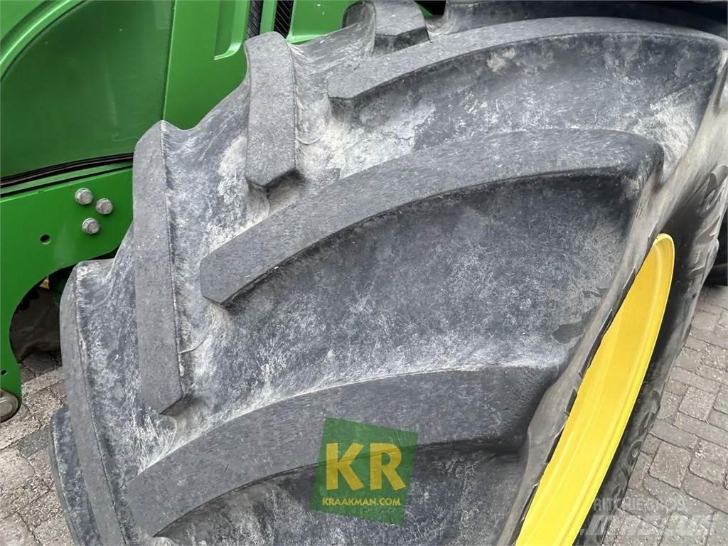 John Deere 6210R Traktory