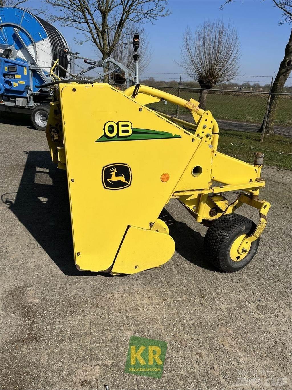 John Deere 630B Príslušenstvo strojov na seno a krmivo