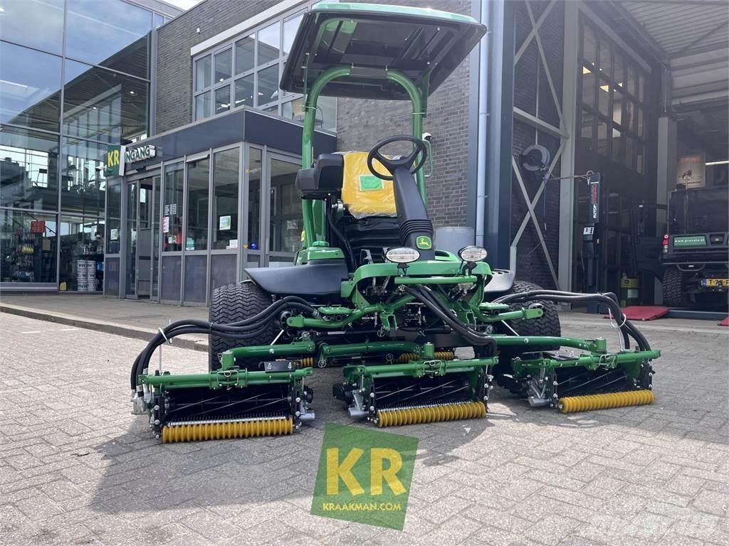 John Deere 8700A Kosačky greenov