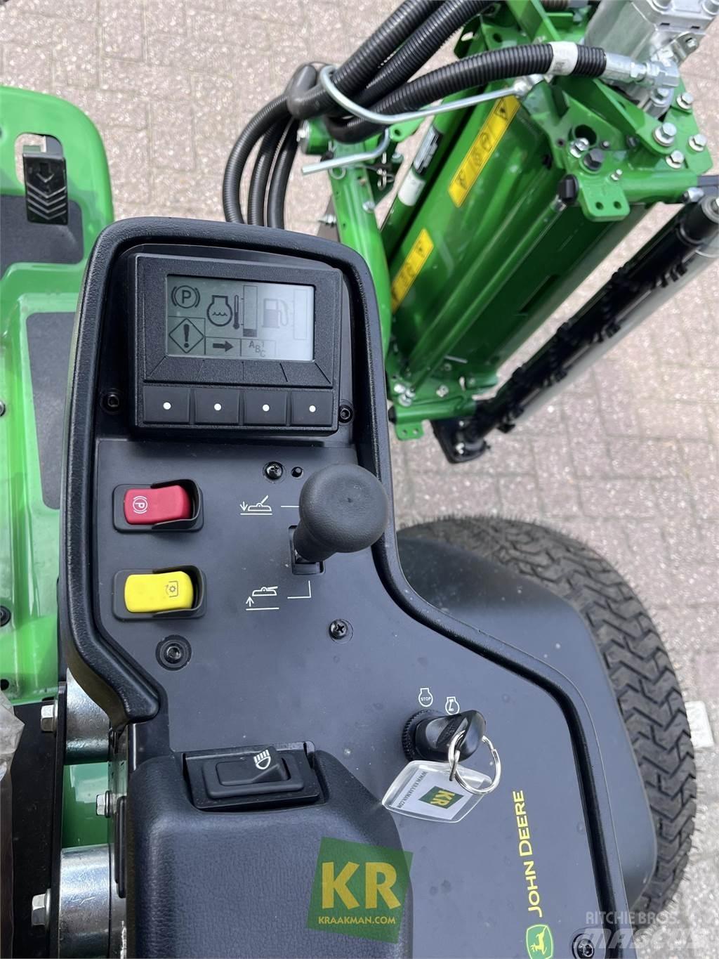 John Deere 8700A Kosačky greenov