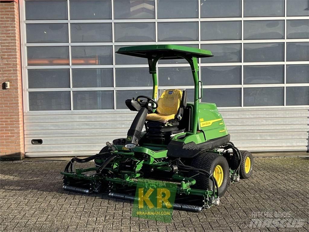 John Deere 8700A Kosačky greenov