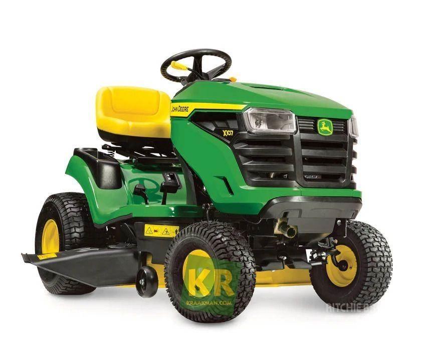 John Deere X107 Samochodné kosačky