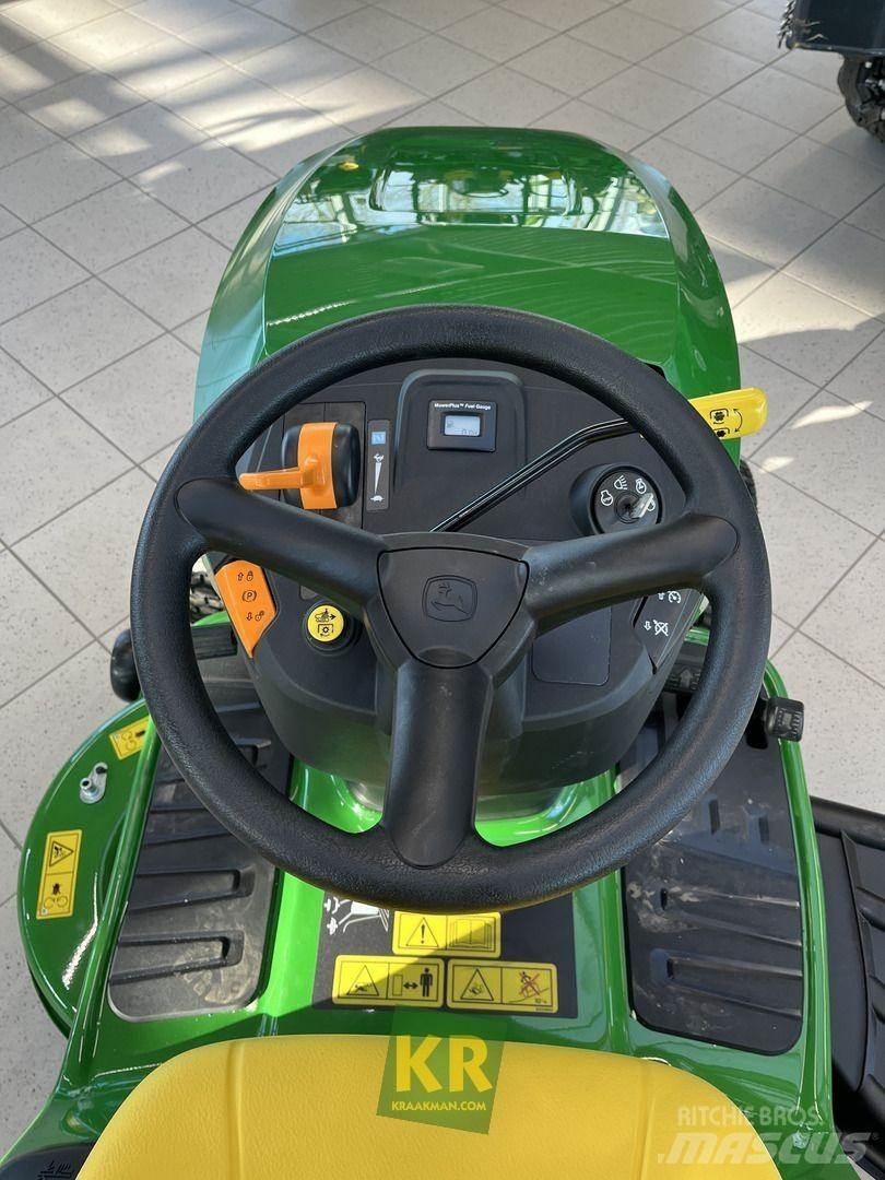 John Deere X127 Samochodné kosačky