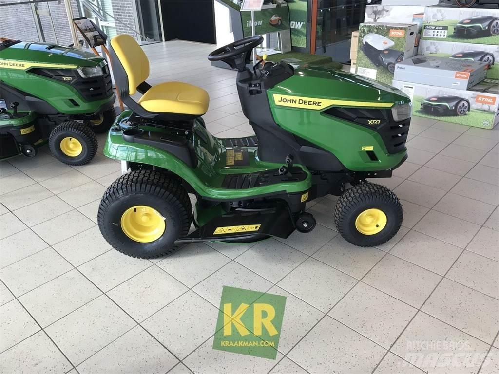 John Deere X127 Samochodné kosačky