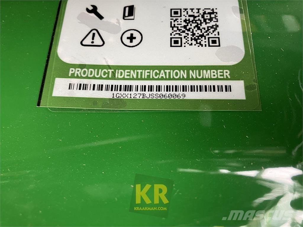John Deere X127 Samochodné kosačky