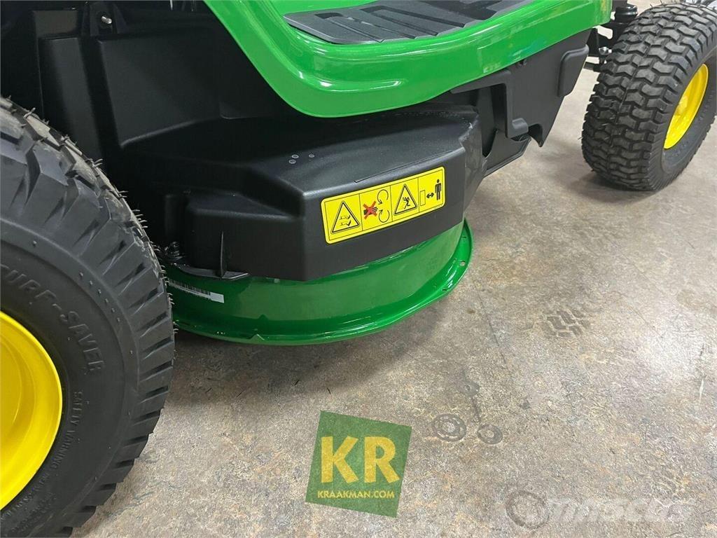 John Deere X147R Samochodné kosačky