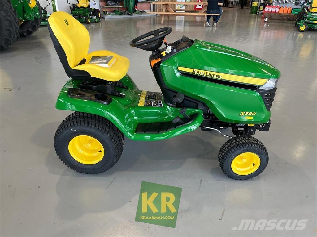 John Deere X380 Samochodné kosačky
