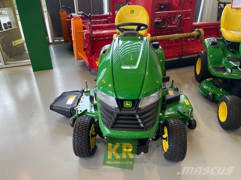 John Deere X380 Samochodné kosačky