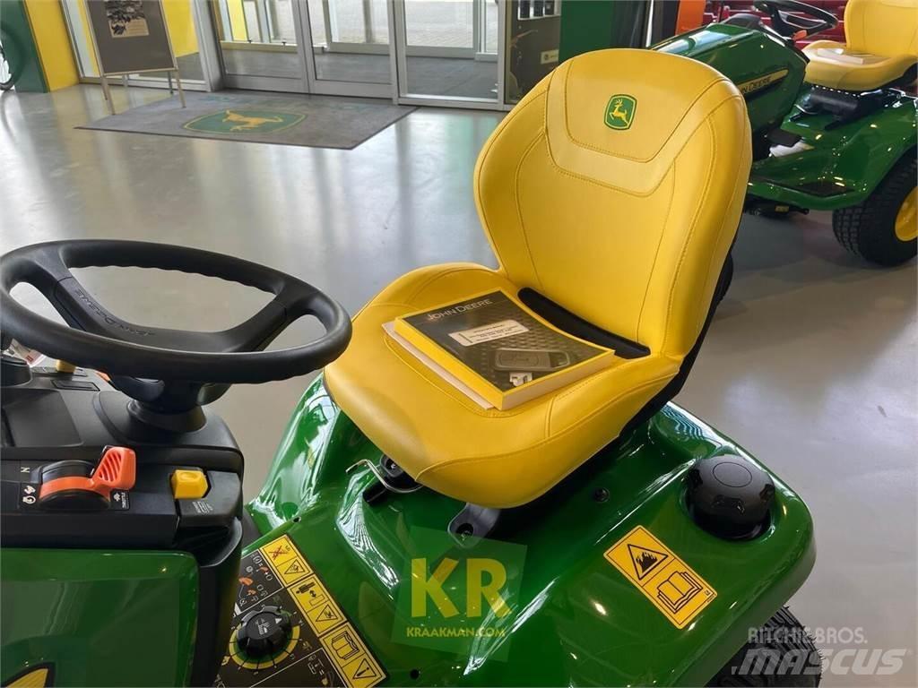 John Deere X380 Samochodné kosačky