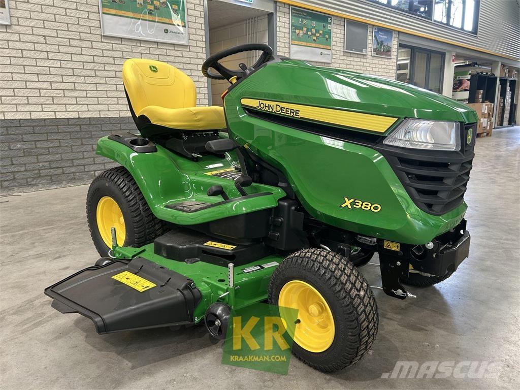 John Deere X380 Samochodné kosačky
