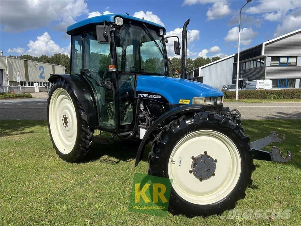 New Holland TN75S Traktory