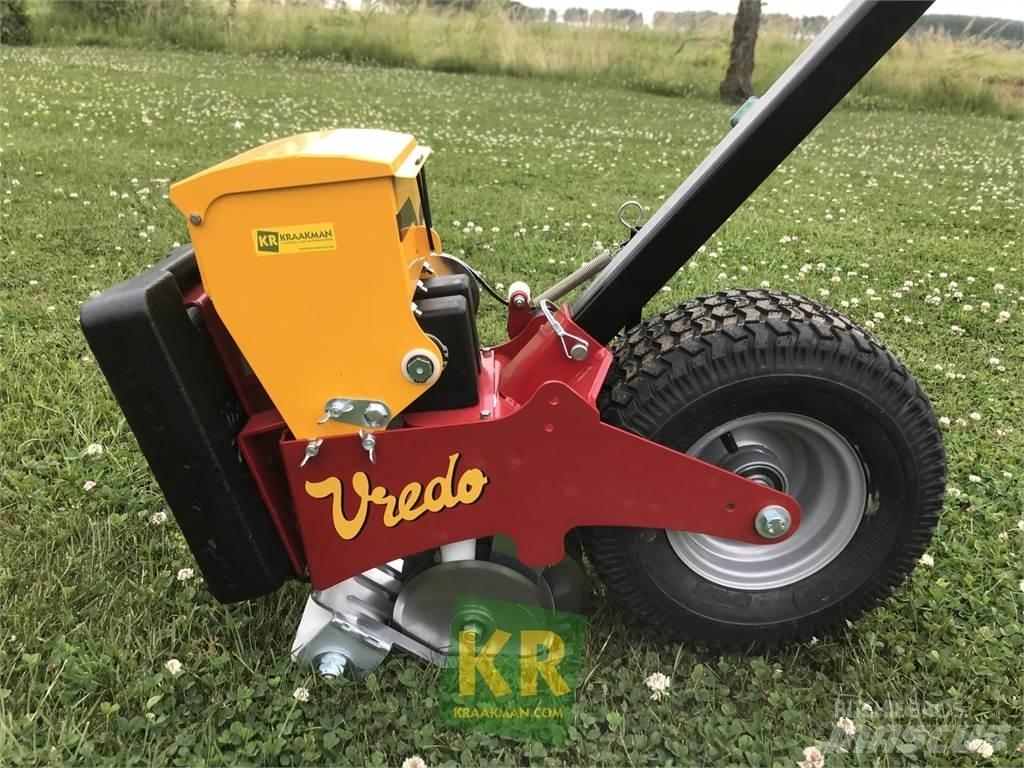 Vredo Turf Buddy Mechanické sejačky