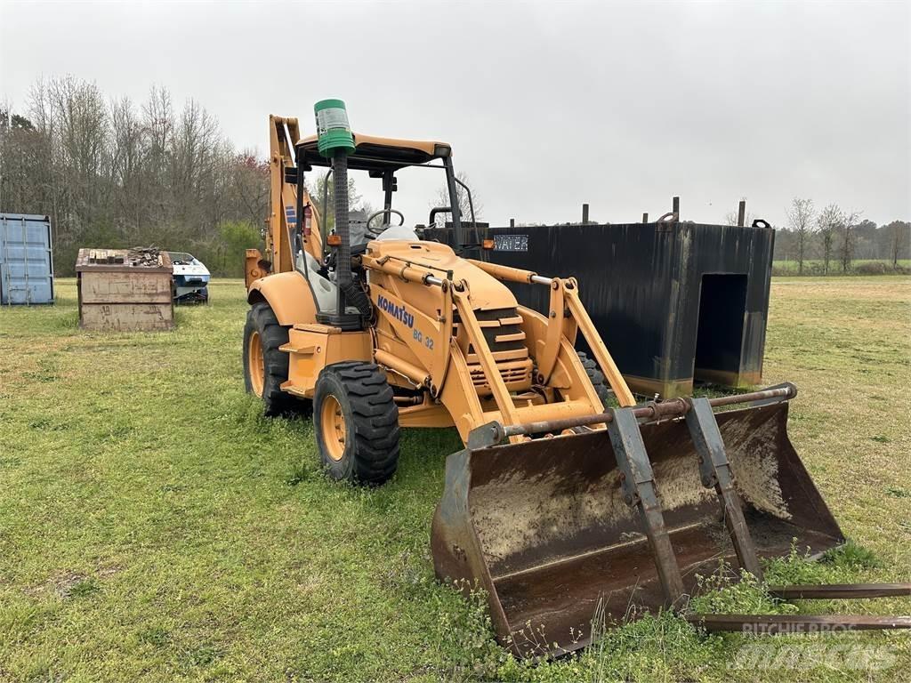 Komatsu WB140 Rýpadlo-nakladače