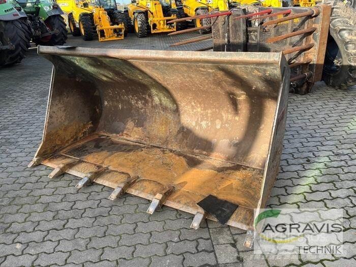 Case IH 721 Kolesové nakladače