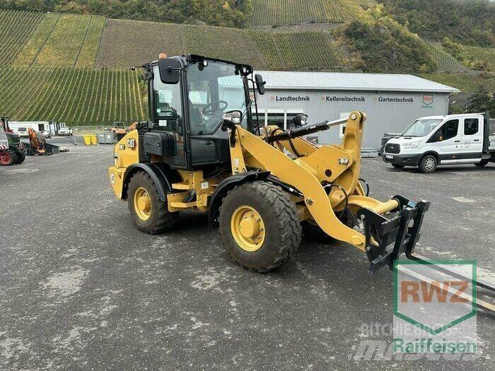 CAT 907 Kolesové nakladače