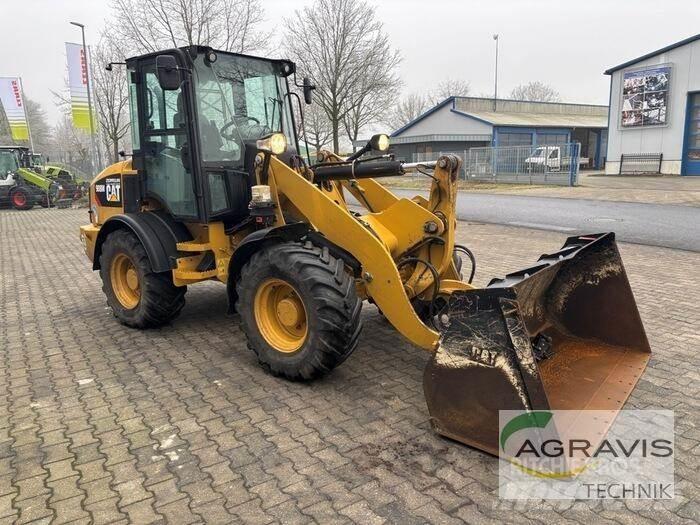 CAT 908 Kolesové nakladače