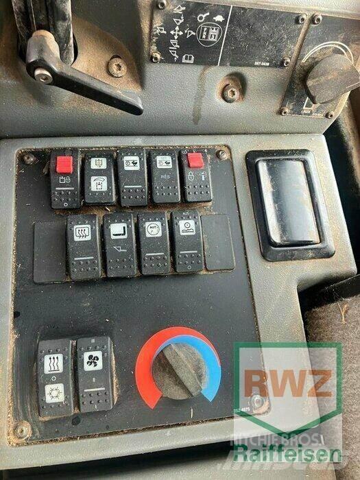 CAT 930H Kolesové nakladače