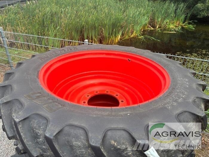 CLAAS ARION 640 CEBIS Traktory