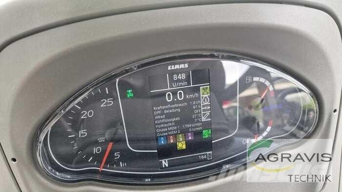 CLAAS NEXOS 240 L Traktory