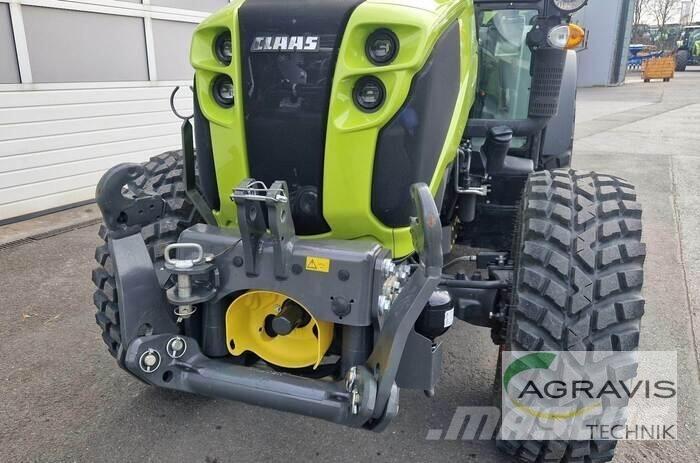CLAAS NEXOS 240 L Traktory