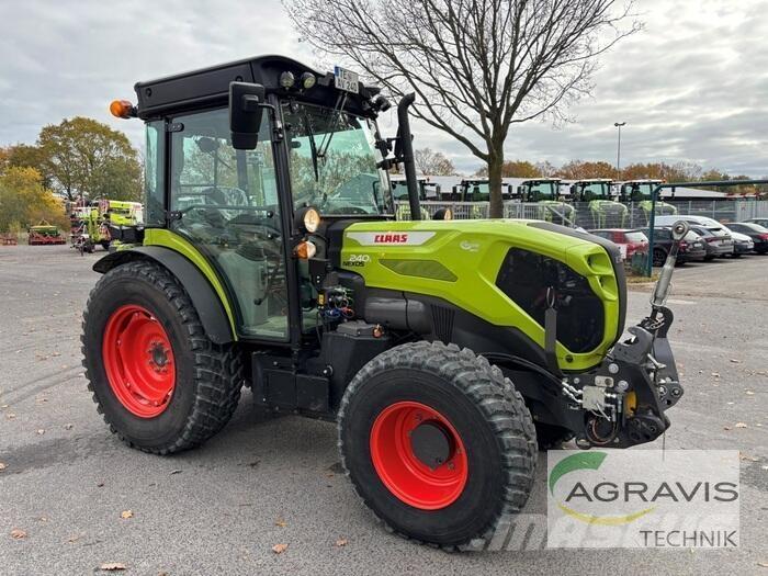 CLAAS NEXOS 240 L Traktory