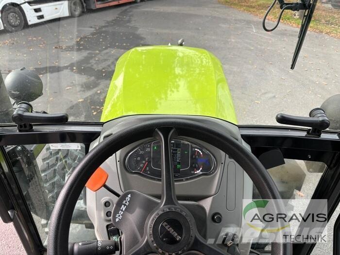 CLAAS NEXOS 240 L Traktory