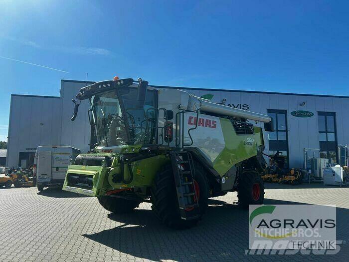 CLAAS TRION 650 Kombinované zberacie stroje