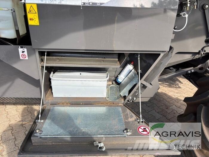 CLAAS TRION 650 Kombinované zberacie stroje