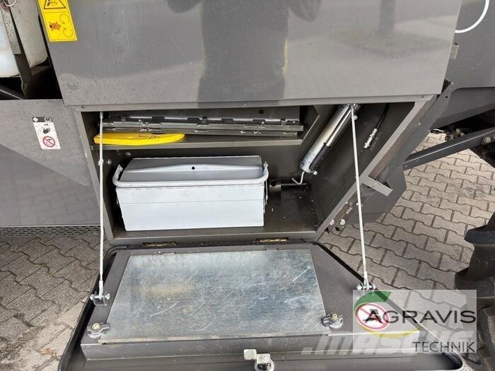 CLAAS TRION 660 Kombinované zberacie stroje