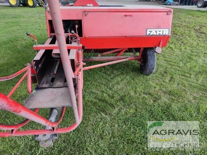 Deutz-Fahr HD 400 Lisy na hranaté balíky