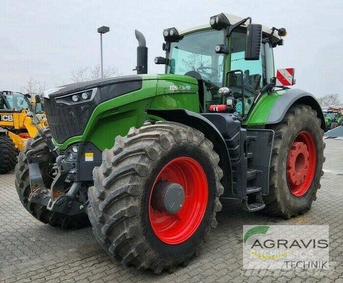 Fendt 1042 VARIO S4 Traktory