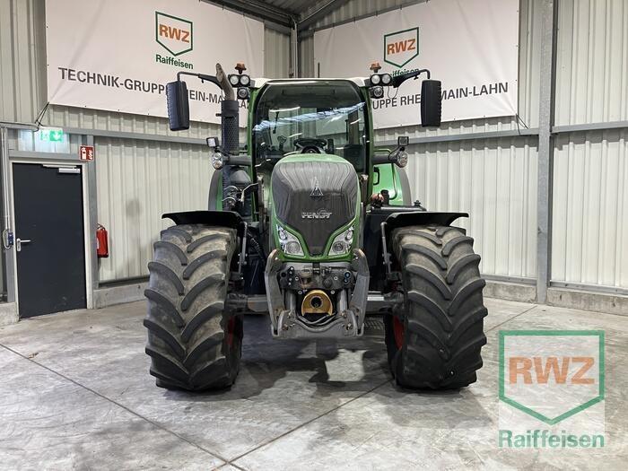 Fendt 700 Vario S4 Traktory