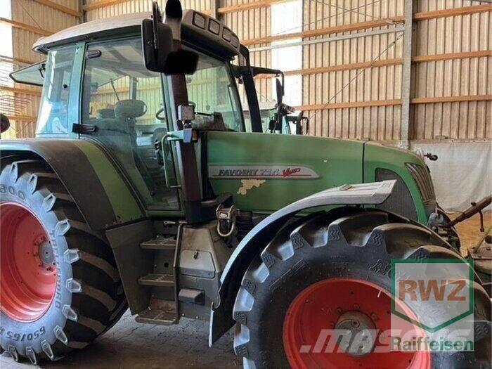 Fendt 714 Traktory