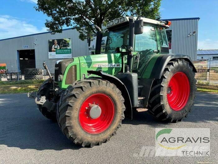 Fendt 714 VARIO Traktory