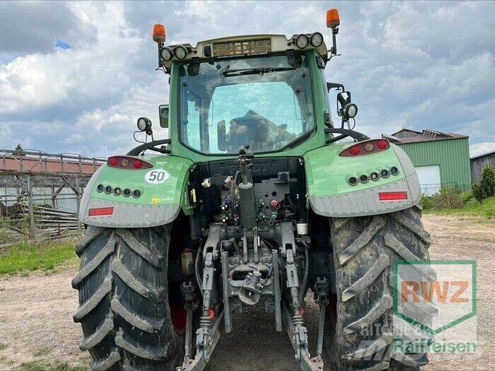 Fendt 718 Vario Traktory