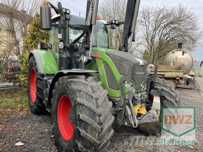 Fendt 718 Vario Traktory